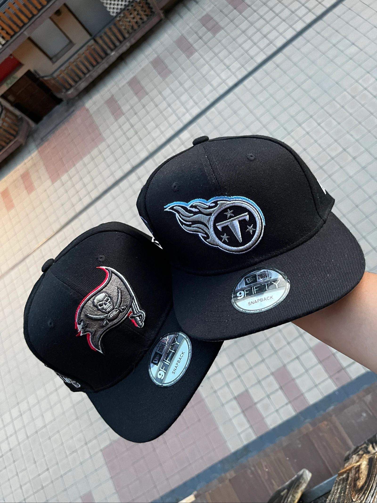 Lote de gorras, piratas NFL, titans NFL, negra, nueva con etiquetas